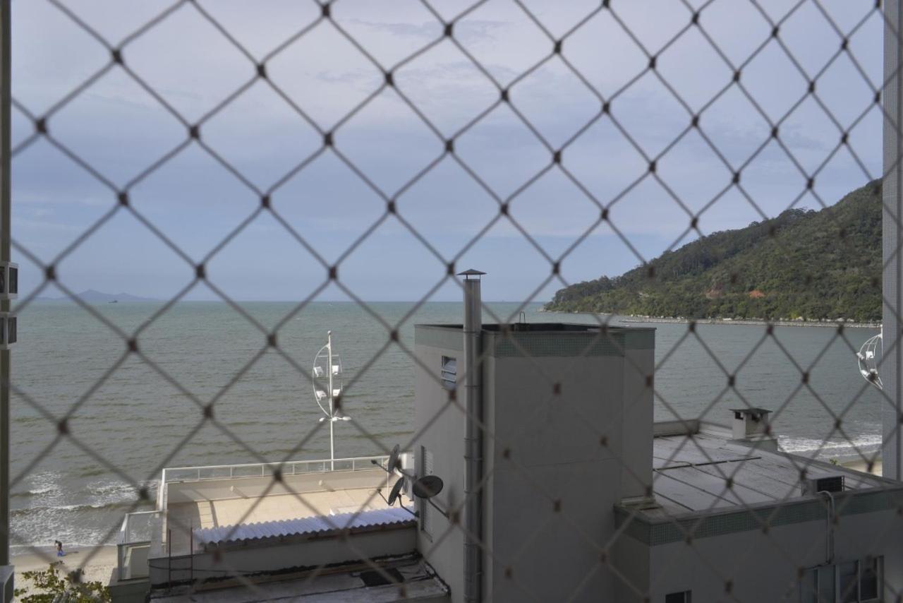 Frente Mar Pe Na Areia, Na Av Atlantica Apartman Balneário Camboriú Kültér fotó