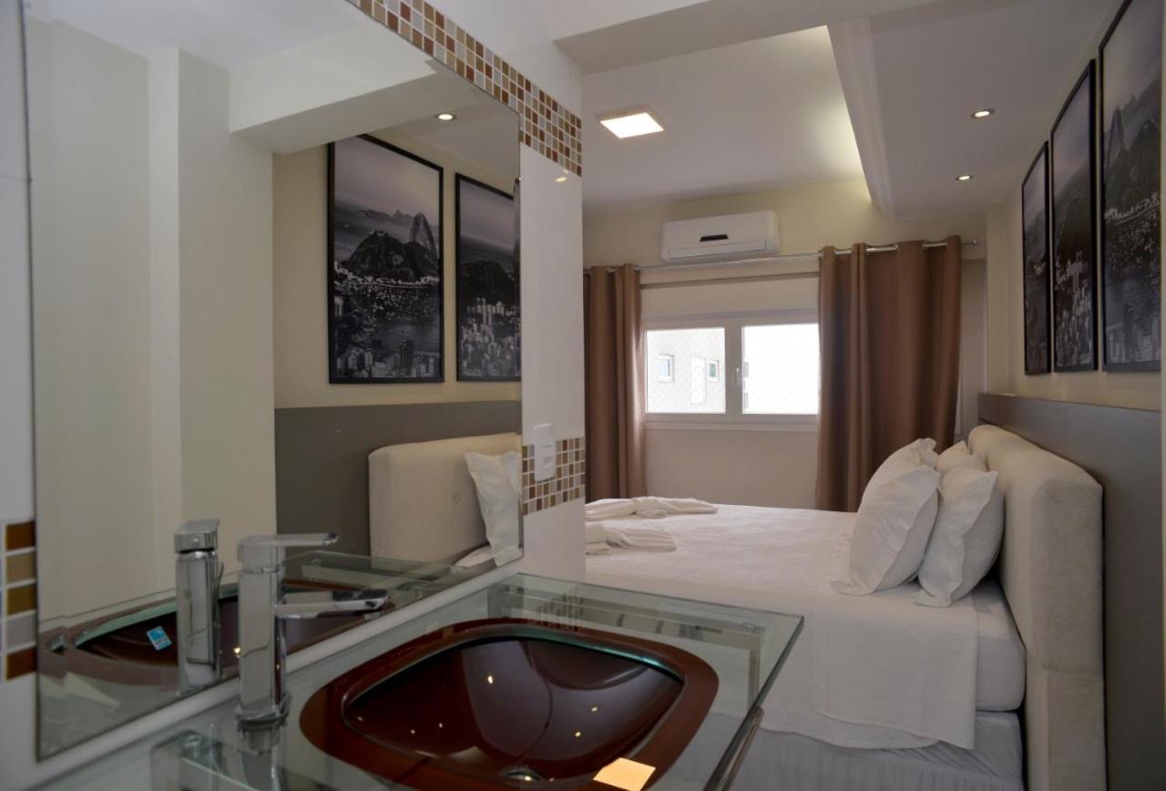 Frente Mar Pe Na Areia, Na Av Atlantica Apartman Balneário Camboriú Kültér fotó