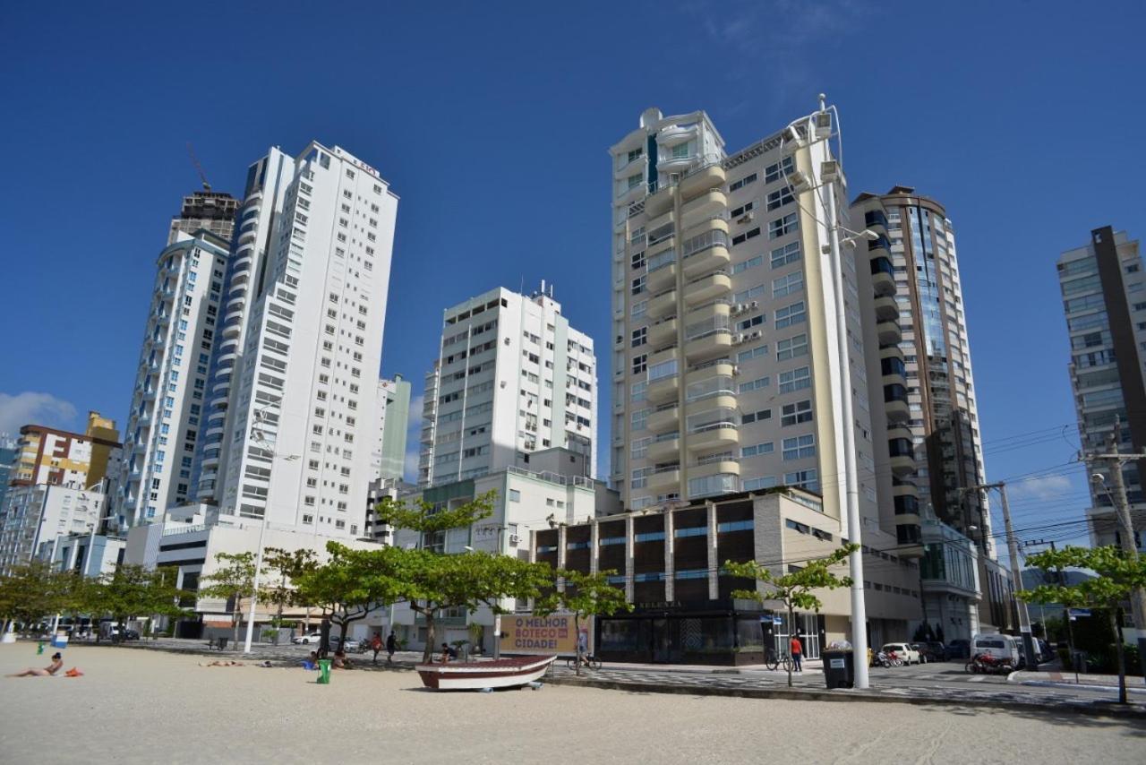 Frente Mar Pe Na Areia, Na Av Atlantica Apartman Balneário Camboriú Kültér fotó